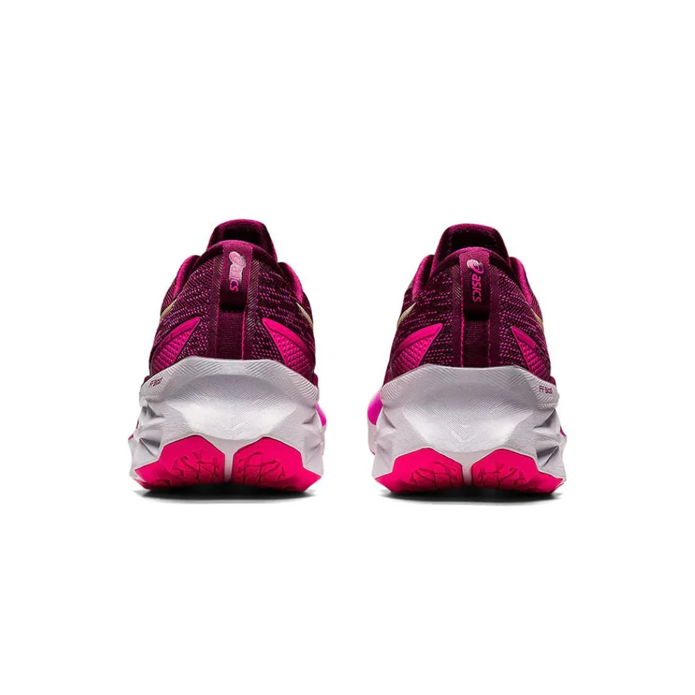 Novablast 2 Shoes - Image 2