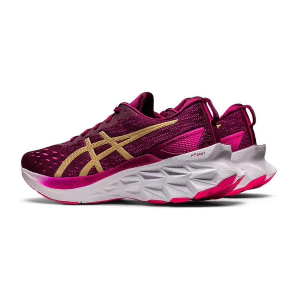 Novablast 2 Shoes - Image 3