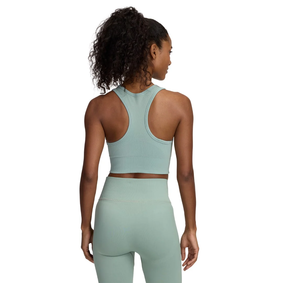 Vanish Seamless Mid Sports Bra - Image 2