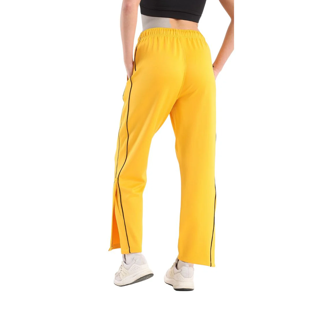 Classic side stripes sweatpants in yellow - Image 2
