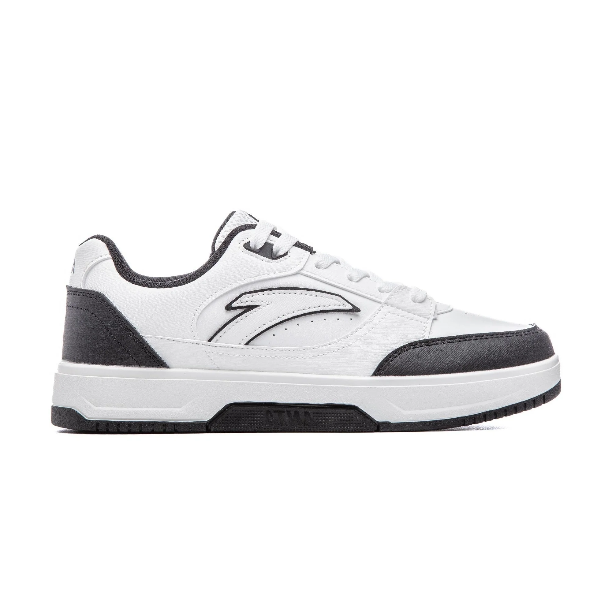 Basic Classic Lifestyle Shoes