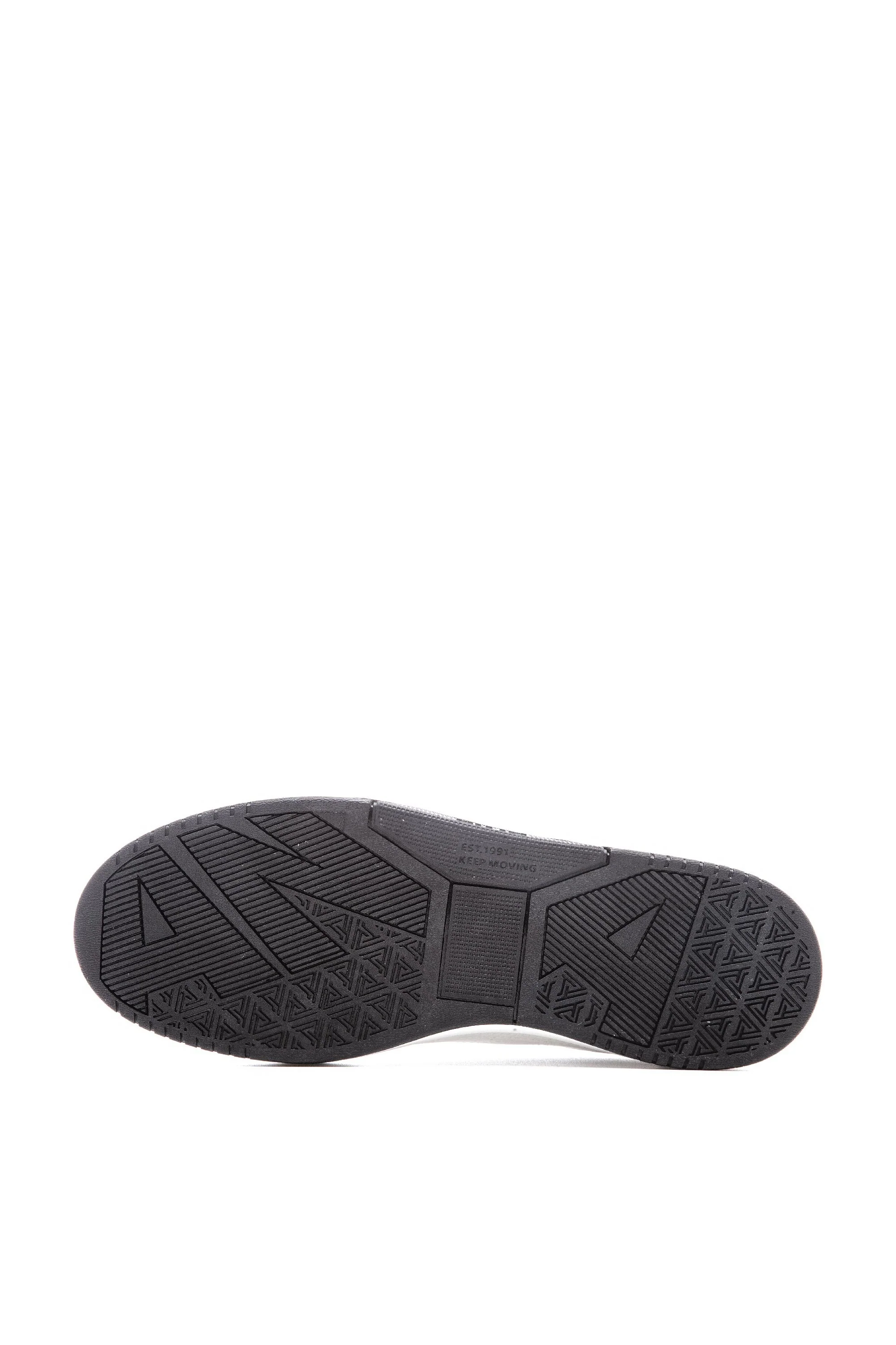 Basic Classic Lifestyle Shoes - Image 6