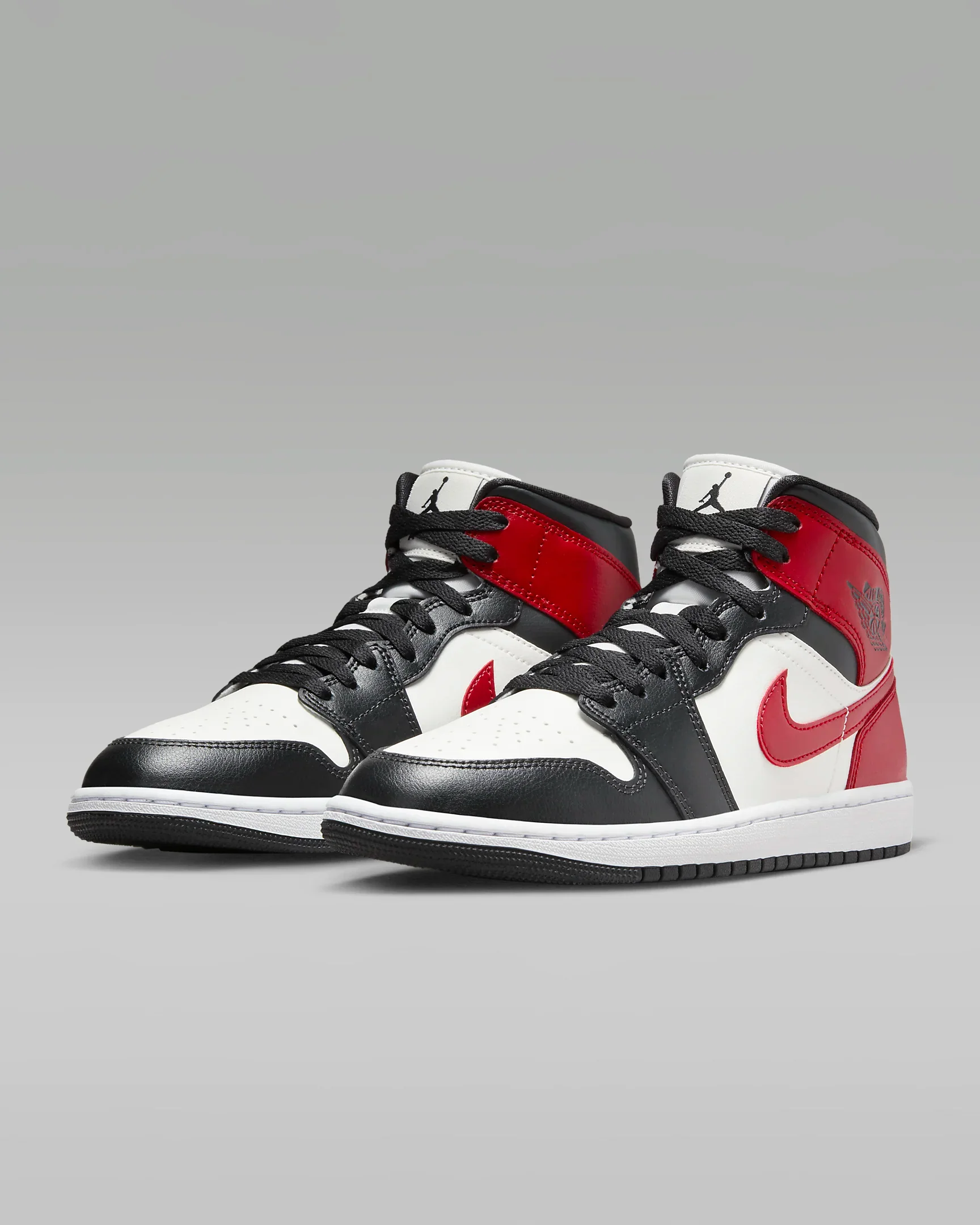 Air Jordan 1 Mid Shoes - Image 2