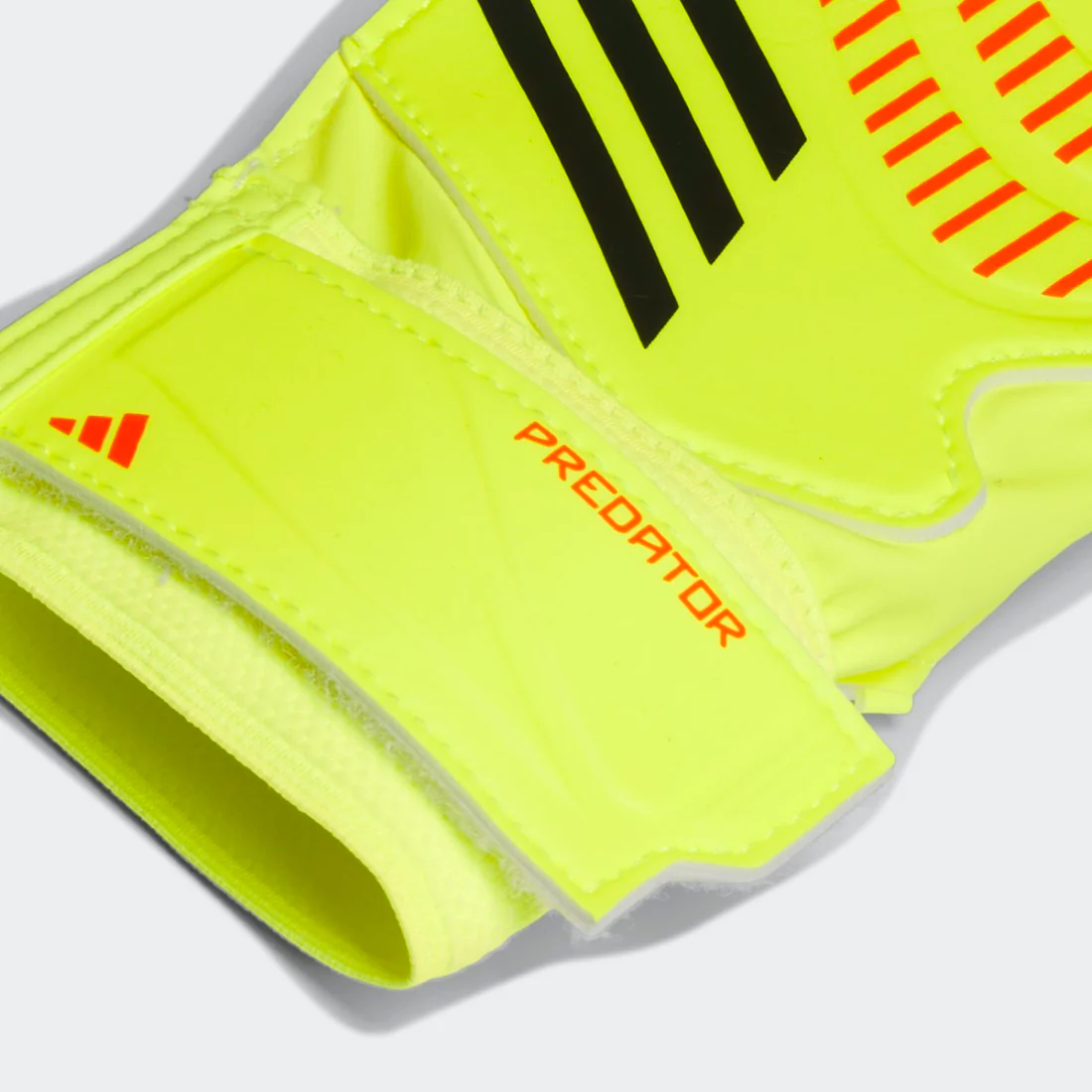 Predator Training Goalkeeper Gloves - Image 2