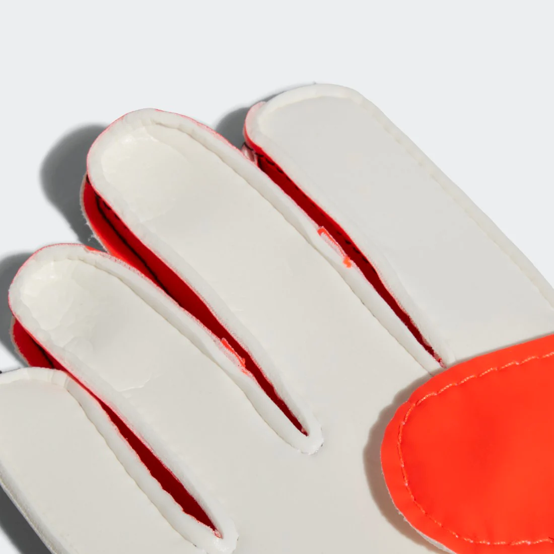 Predator Training Goalkeeper Gloves - Image 3