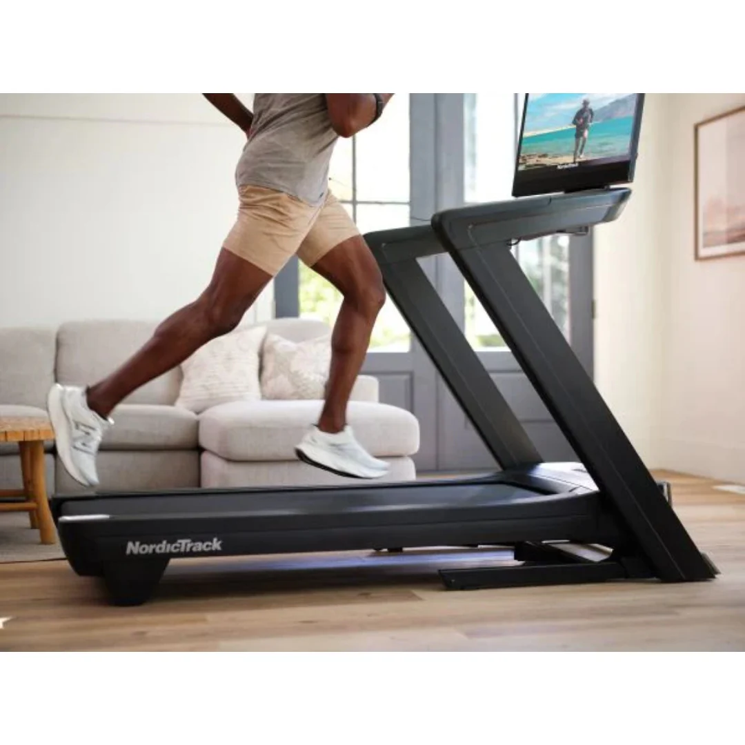 Commercial 2450 Treadmill - Image 9
