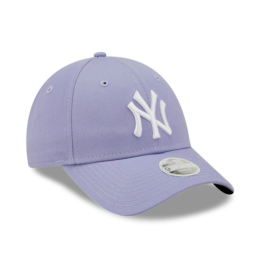 Womens League Essential 9Forty New York Yankees Cap - Image 4