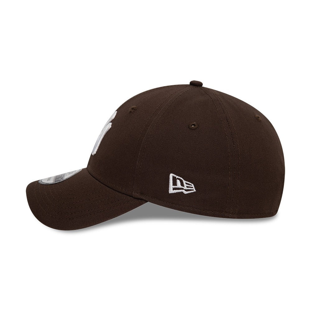 NOS League Essential 9Forty New York Yankees Cap - Image 6