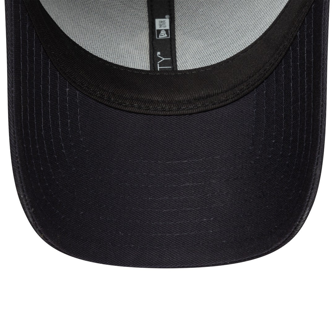 Outline 9Forty New York Yankees Cap - Image 4