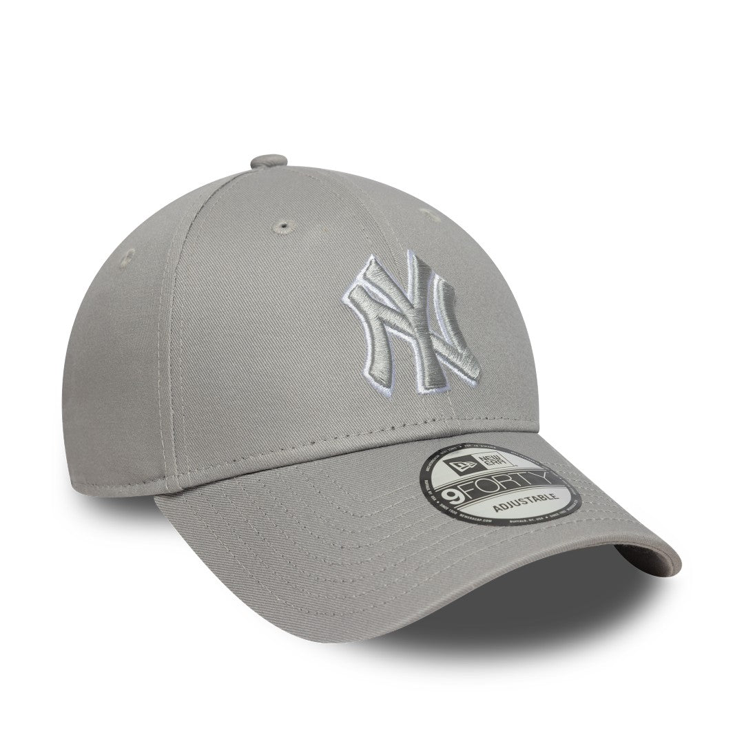 Outline 9Forty New York Yankees Cap - Image 2