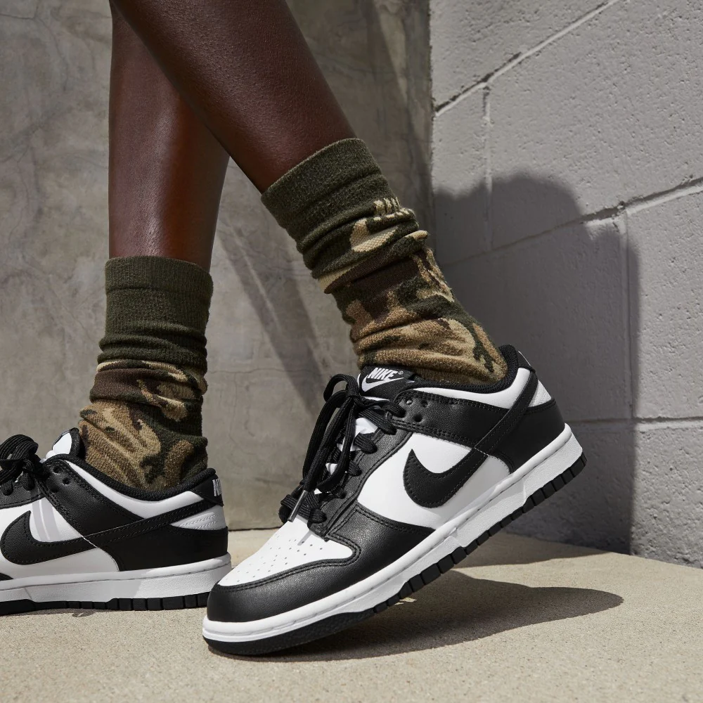 Dunk Low Lifestyle Shoes - Image 9