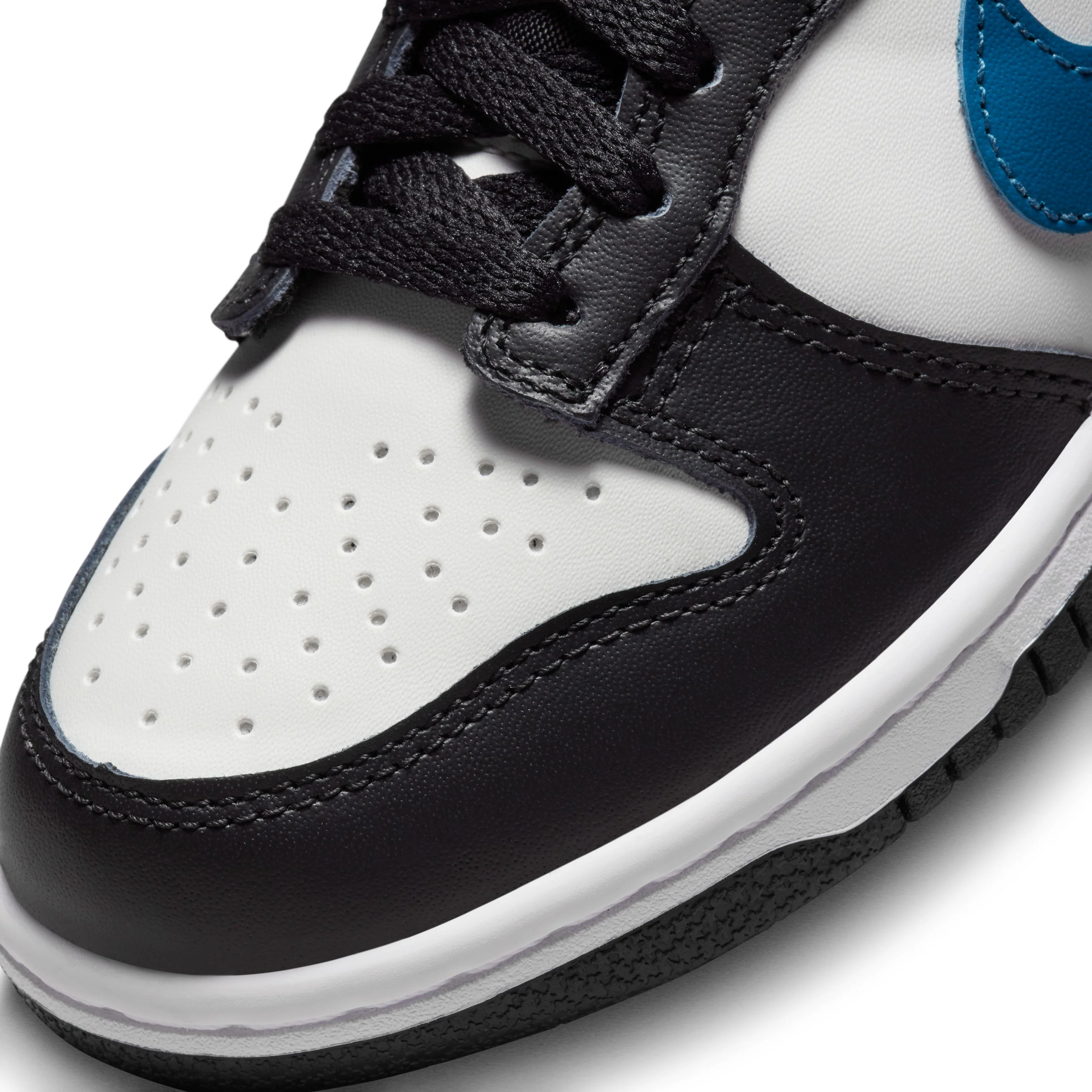 Dunk Low Lifestyle Shoes - Image 5