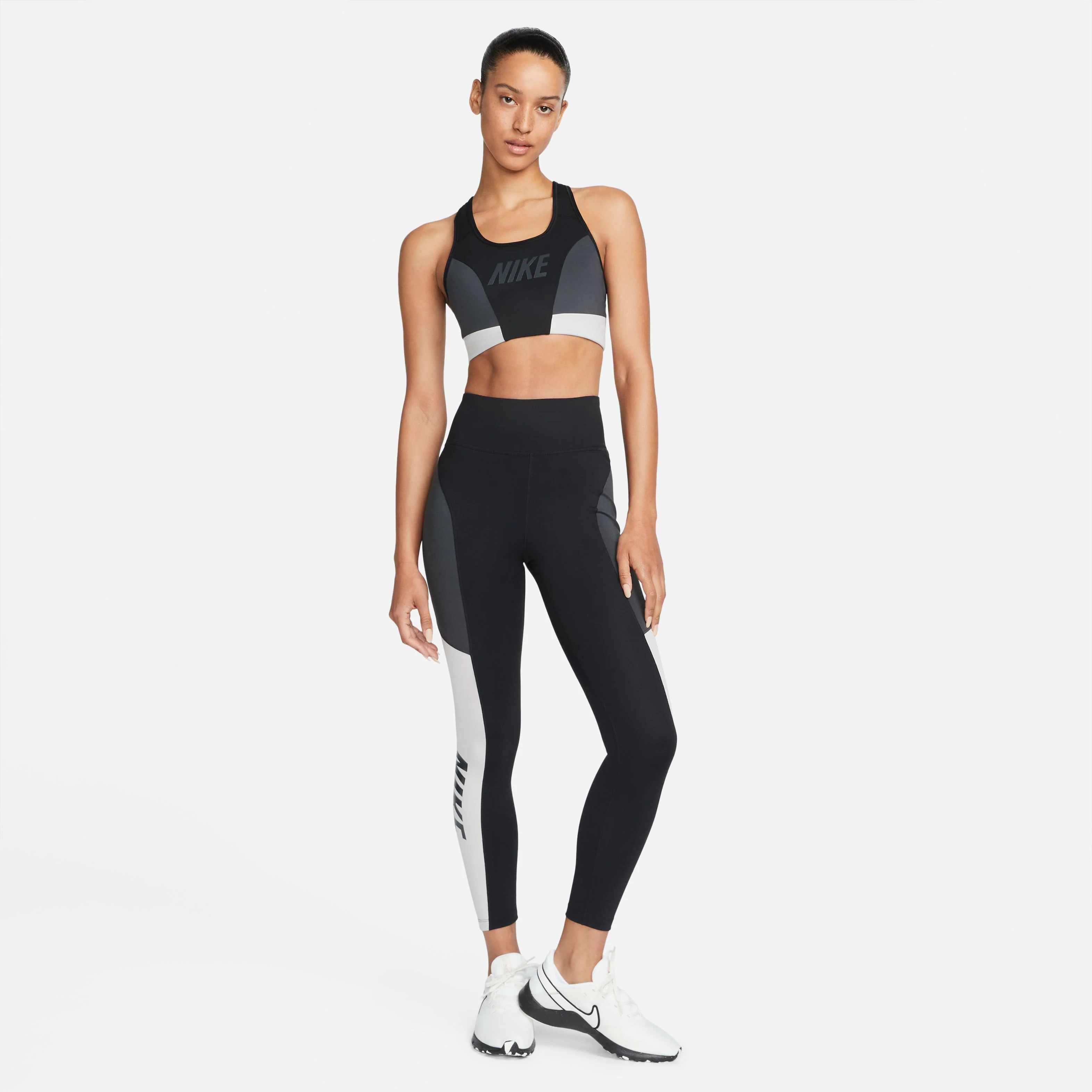 Swoosh Medium-Support 1-Piece Pad Logo Sports Bra - Image 3