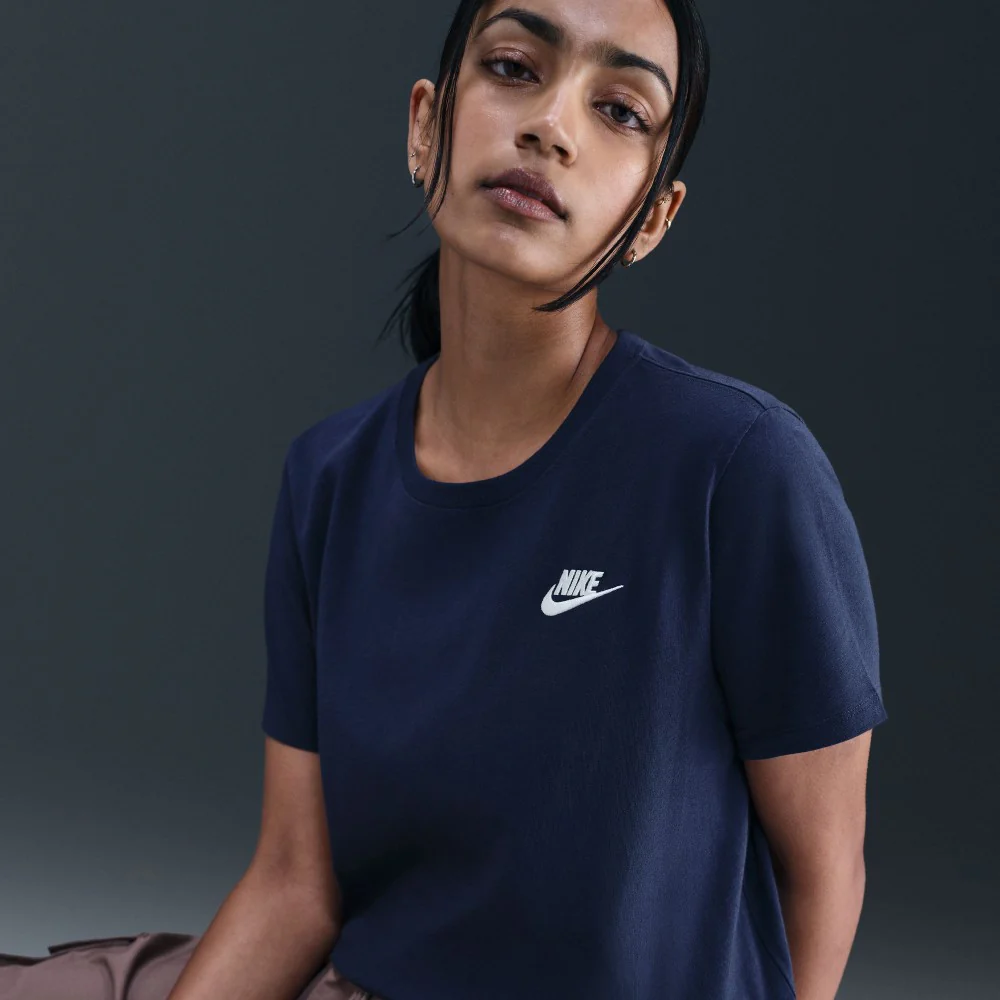 Sportswear Club Essentials T-shirt - Image 6