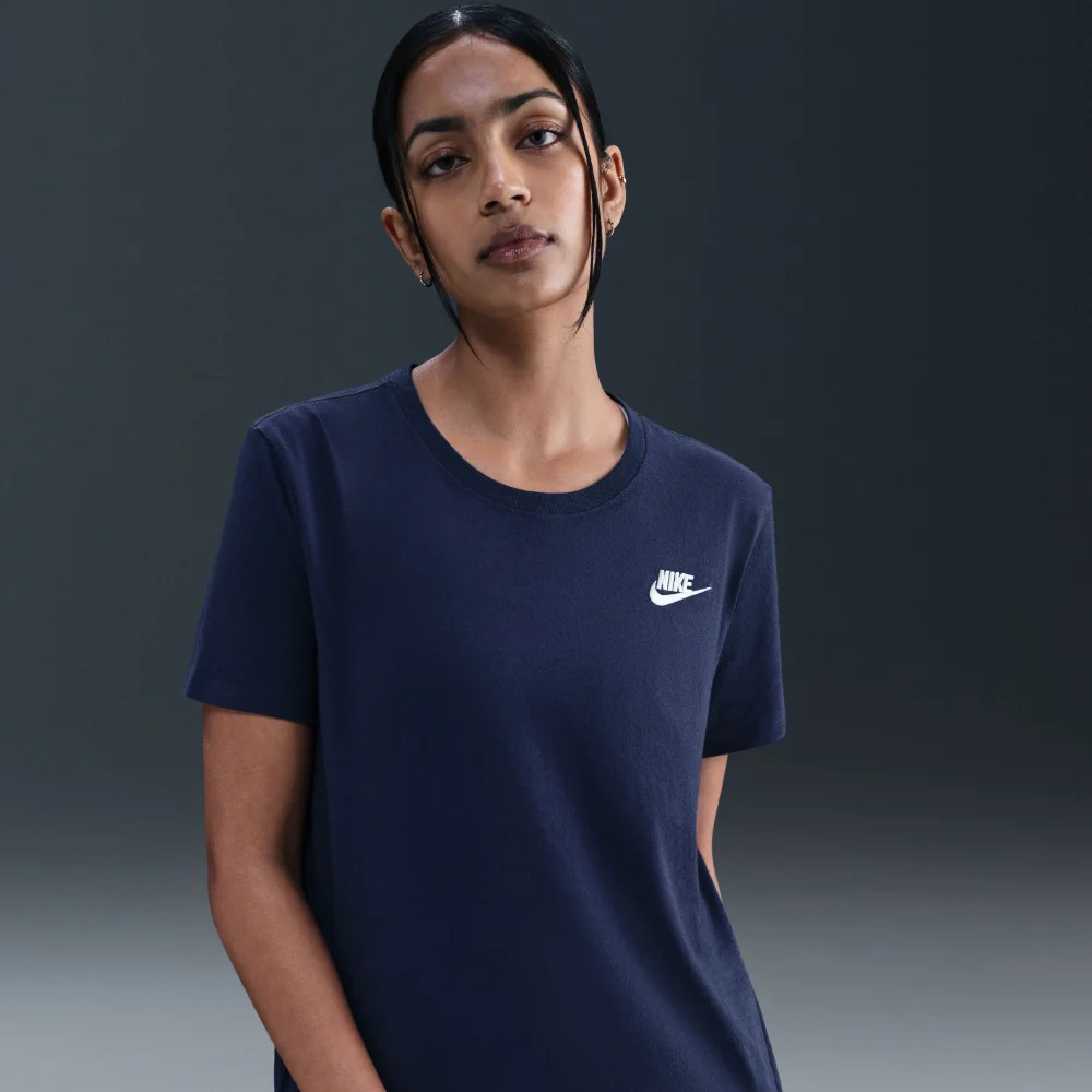 Sportswear Club Essentials T-shirt - Image 8