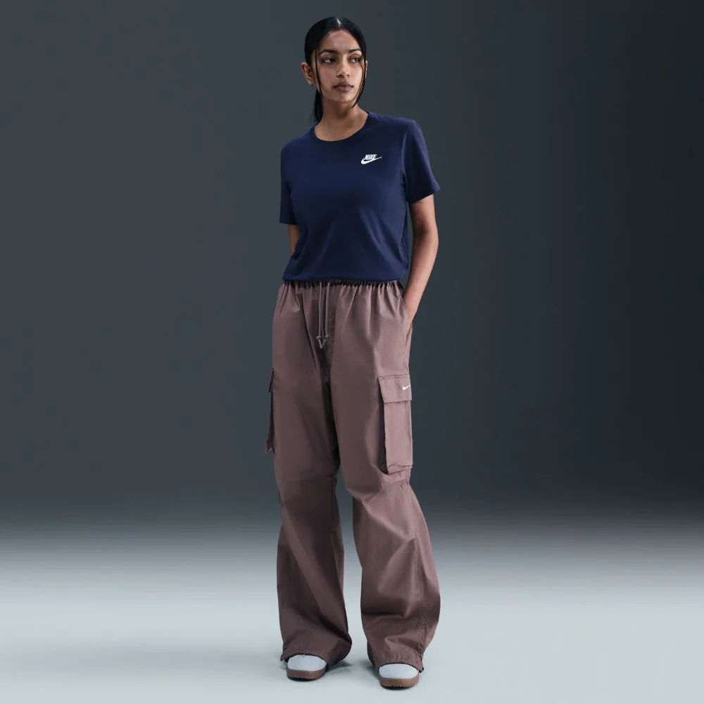 Sportswear Club Essentials T-shirt - Image 9