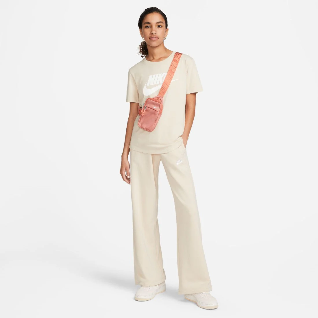 Sportswear Essentials T-shirt - Image 3
