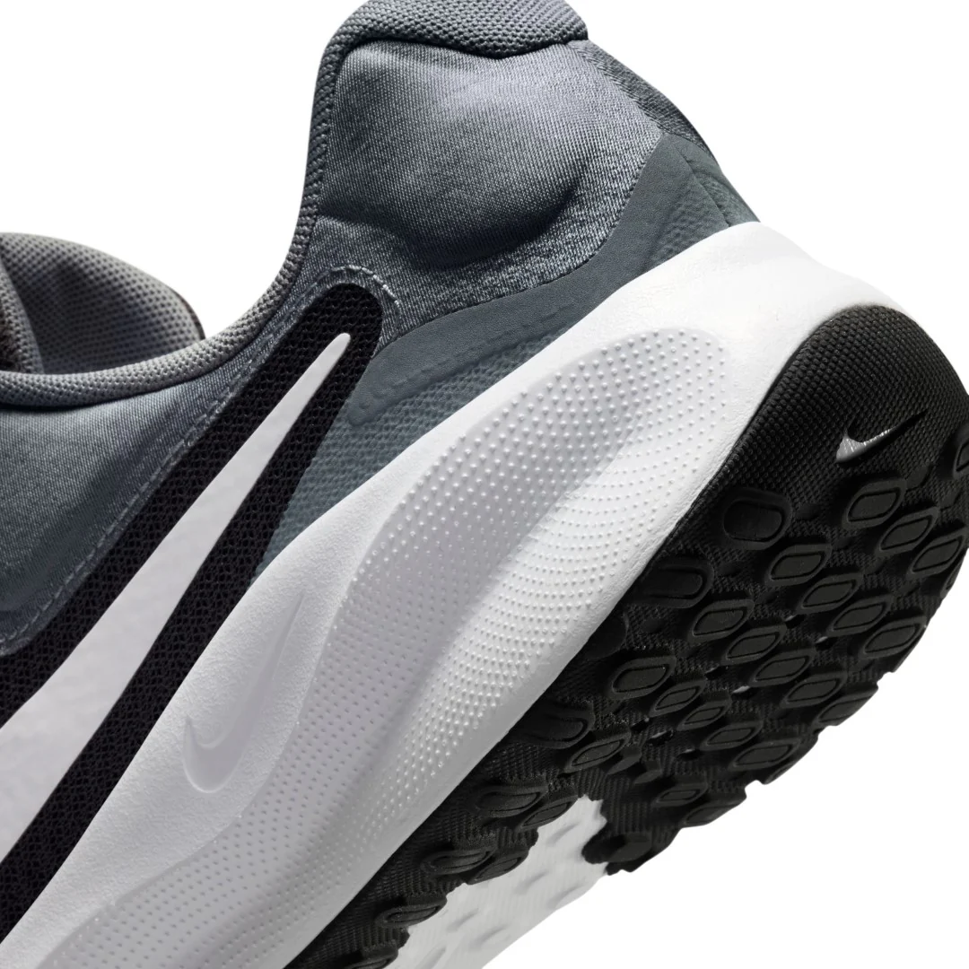 Revolution 7 Running Shoes - Image 9