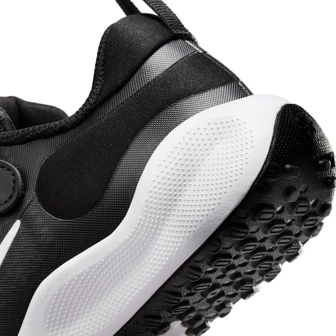 Revolution 7 Running Shoes - Image 9