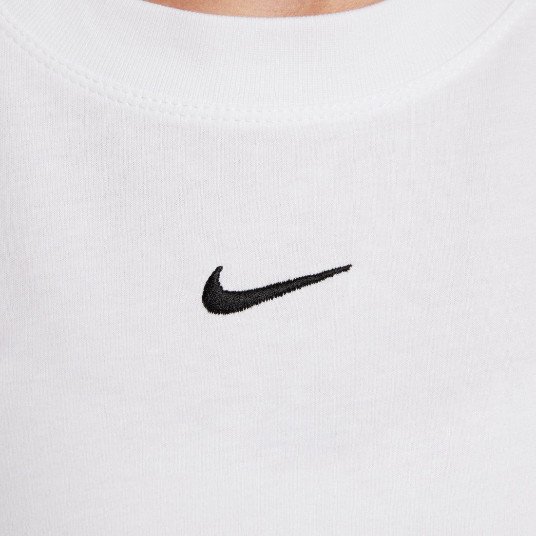 Sportswear Essential T-shirt - Image 5