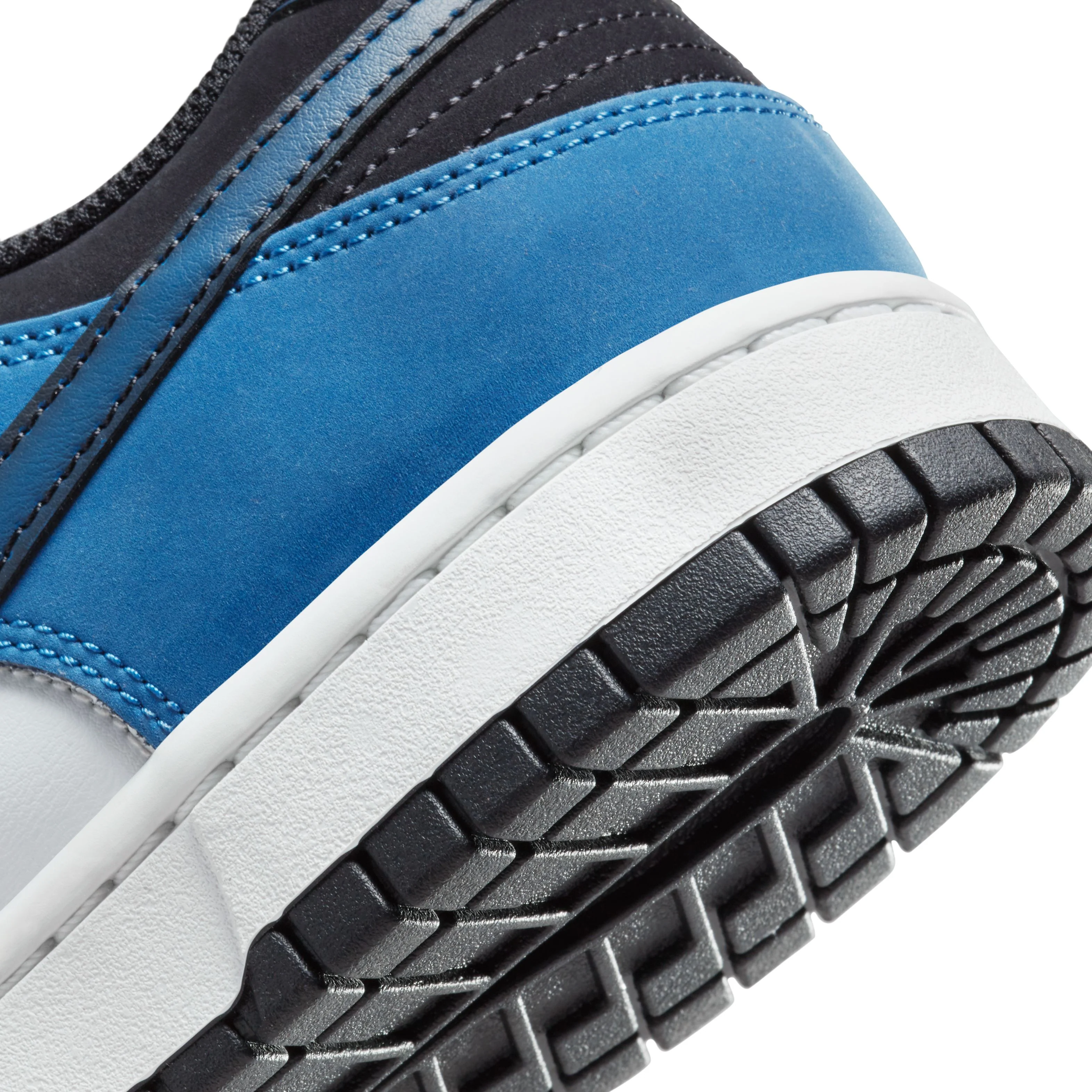 Dunk Retro Nas Lifestyle Shoes - Image 7