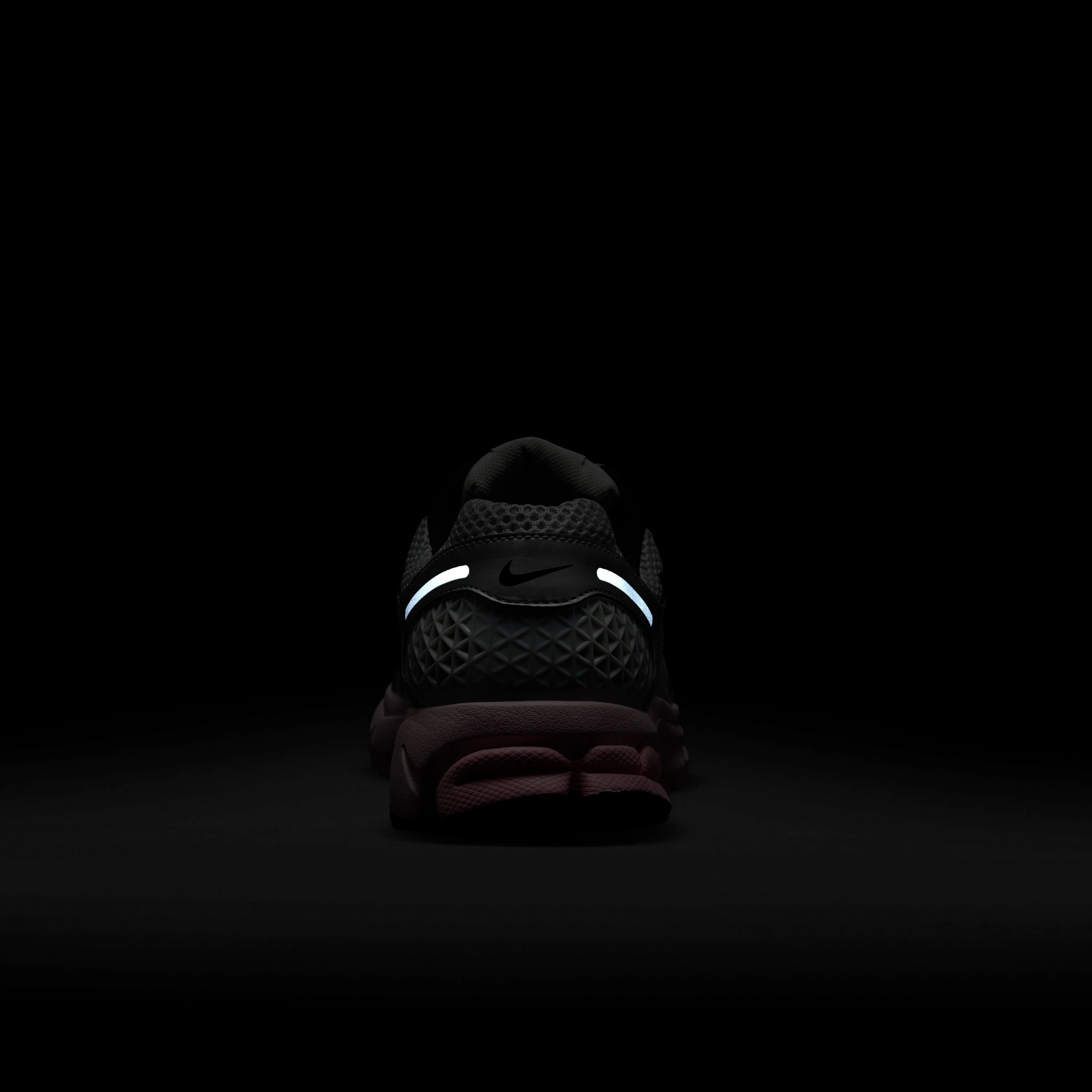 Zoom Vomero 5 Shoes - Image 7