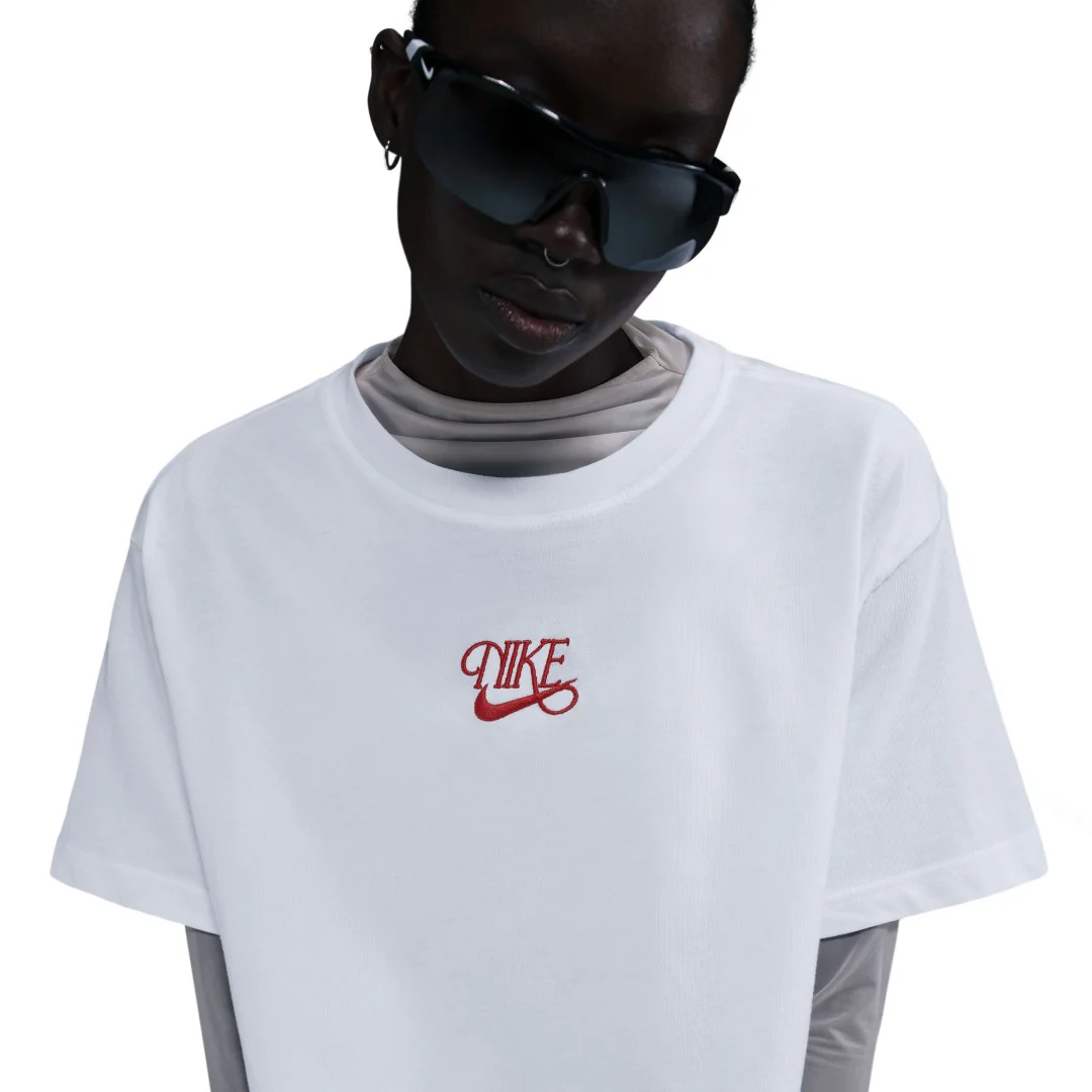Short-Sleeved Cropped T-shirt - Image 3