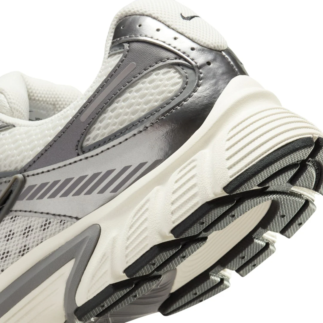 V5 RNR Shoes - Image 8