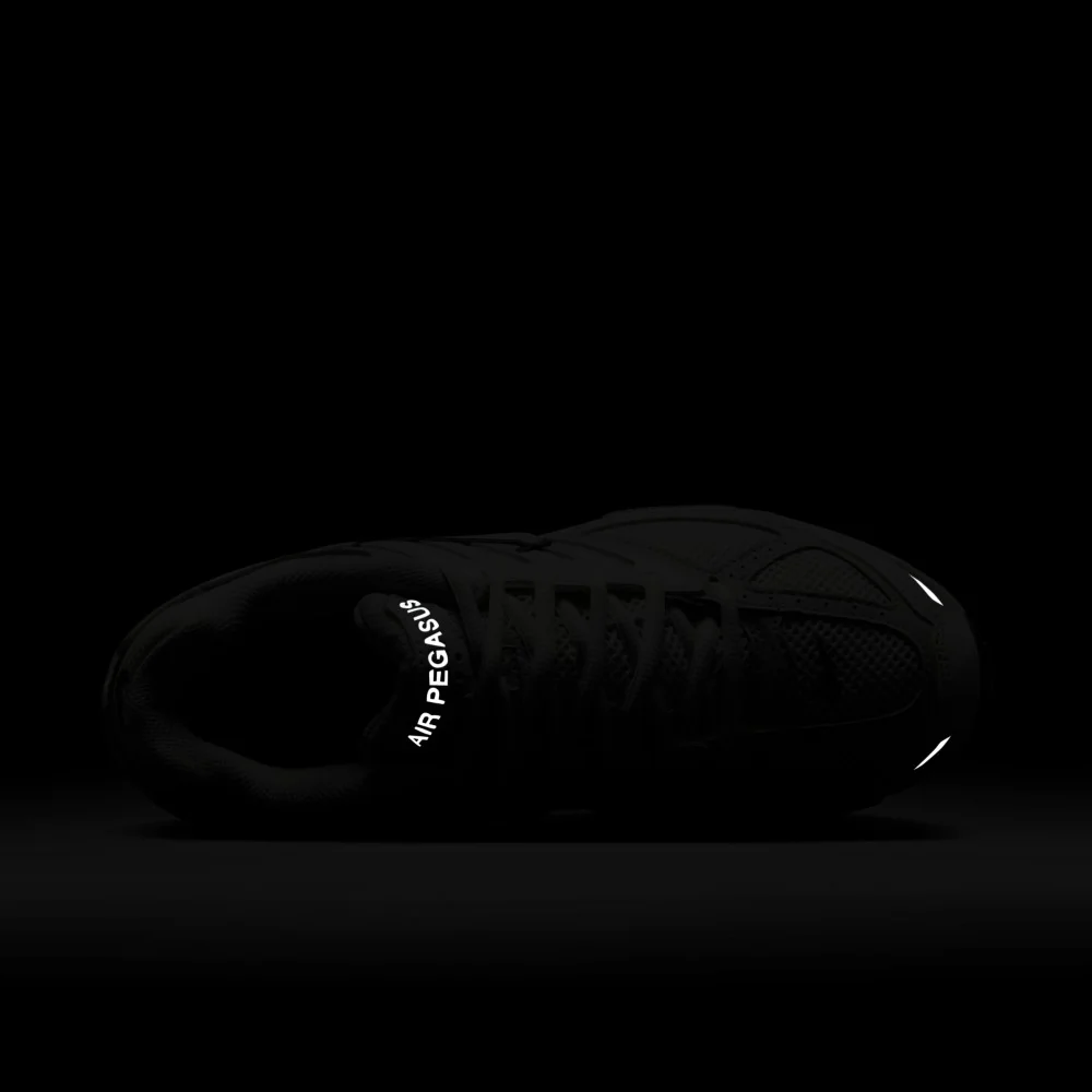 Air Pegasus 2005 Lifestyle Shoes - Image 12