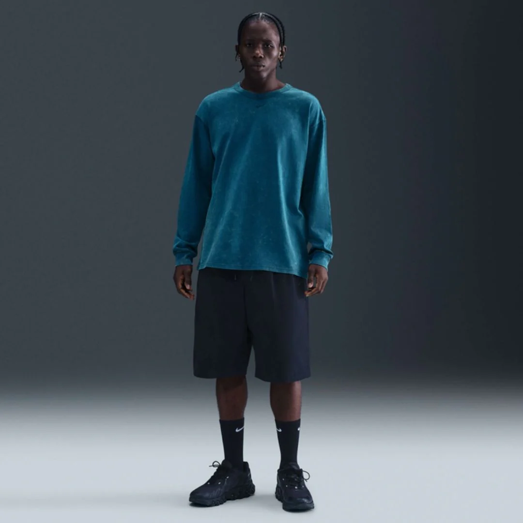 Sportswear Long-Sleeve Heavyweight Washed T-Shirt - Image 3