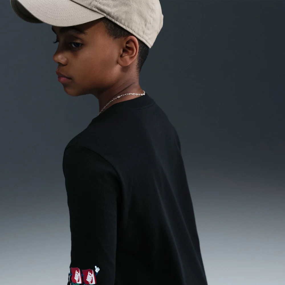 Sportswear T-Shirt - Image 7