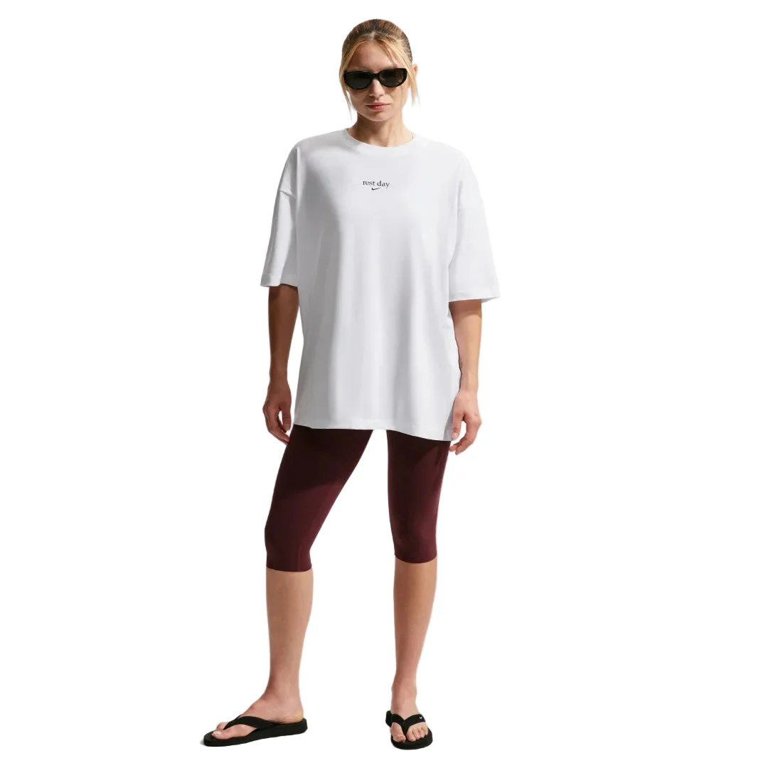Oversized Dri-FIT Short-Sleeve T-Shirt