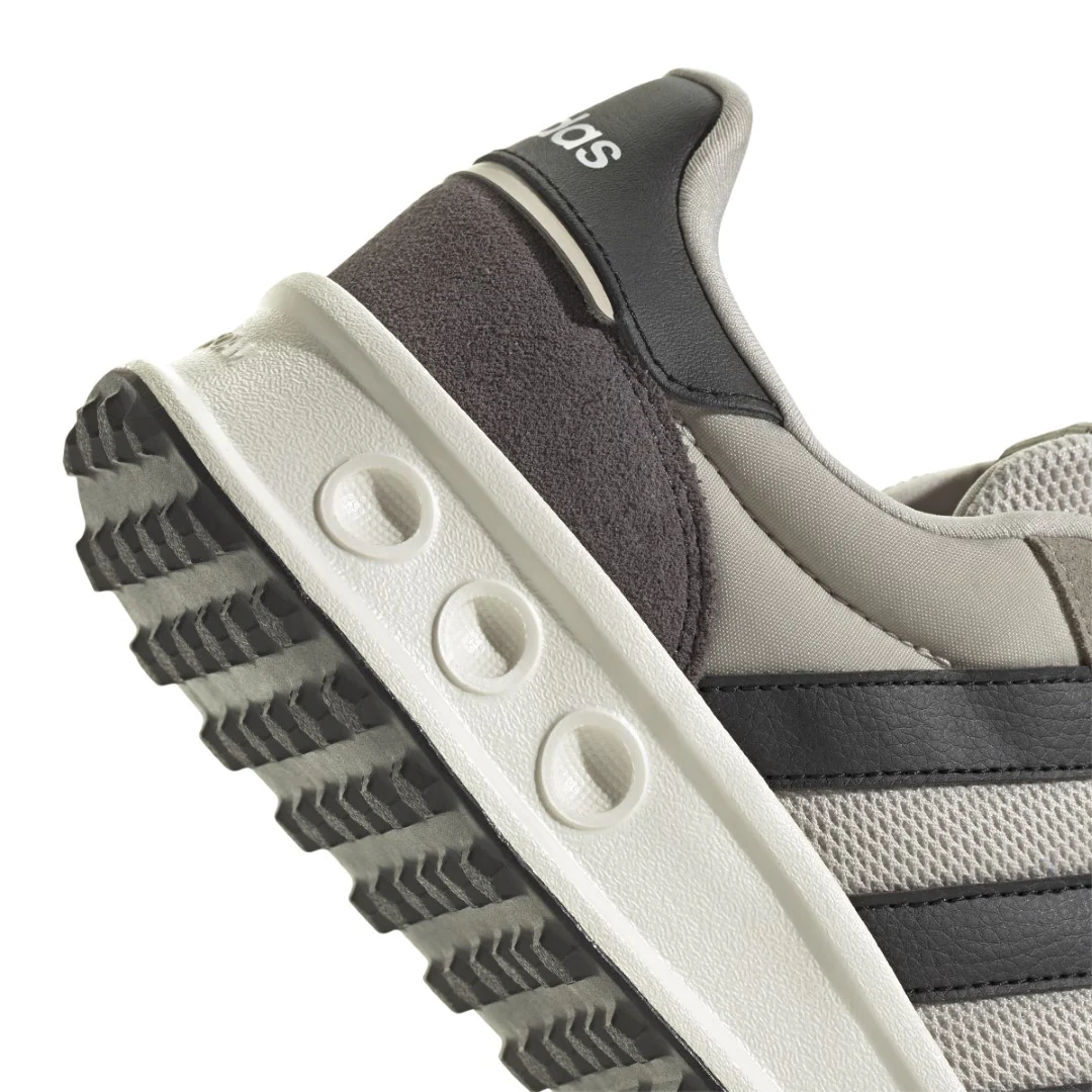 Run 84 Shoes - Image 9
