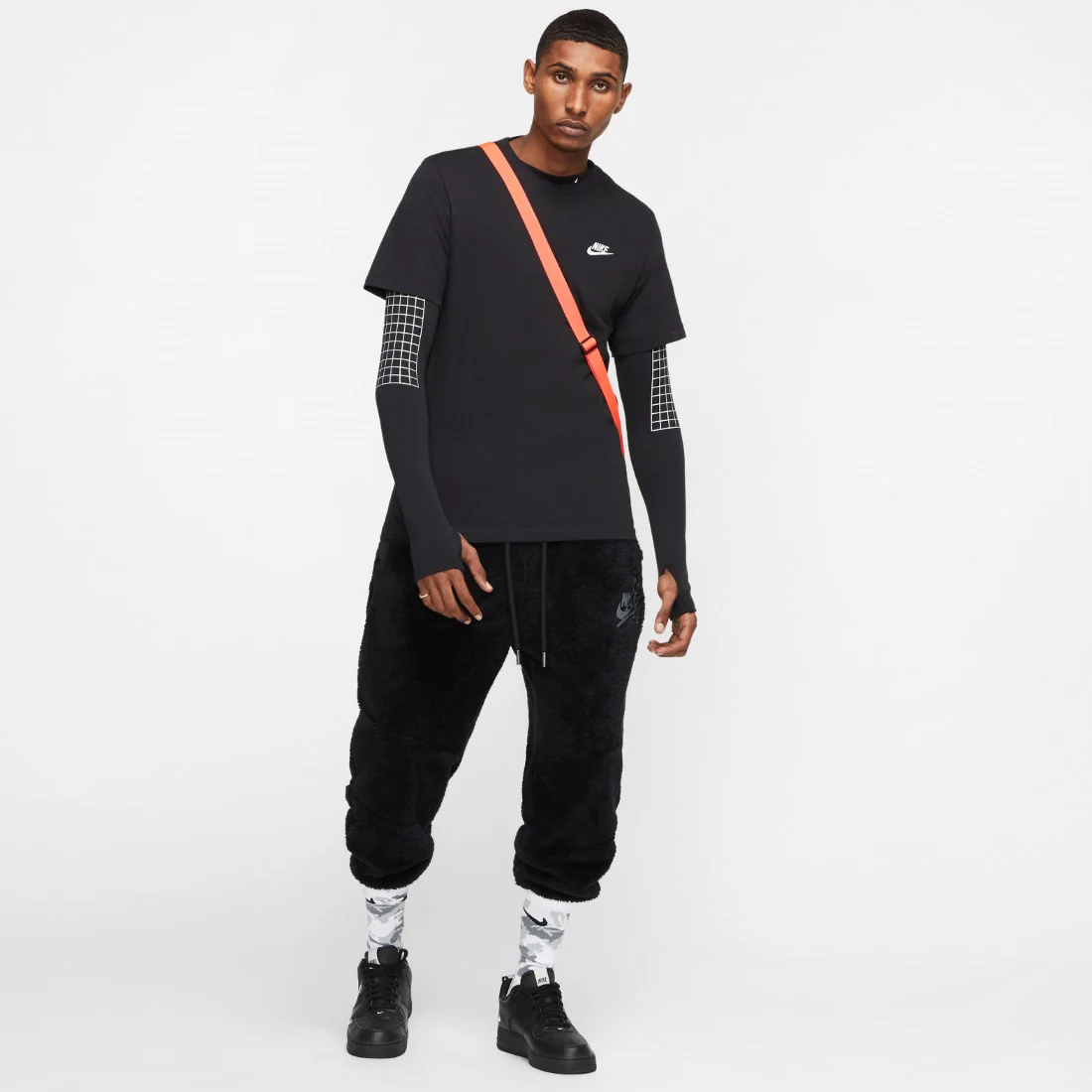 Club T-shirt - Image 11