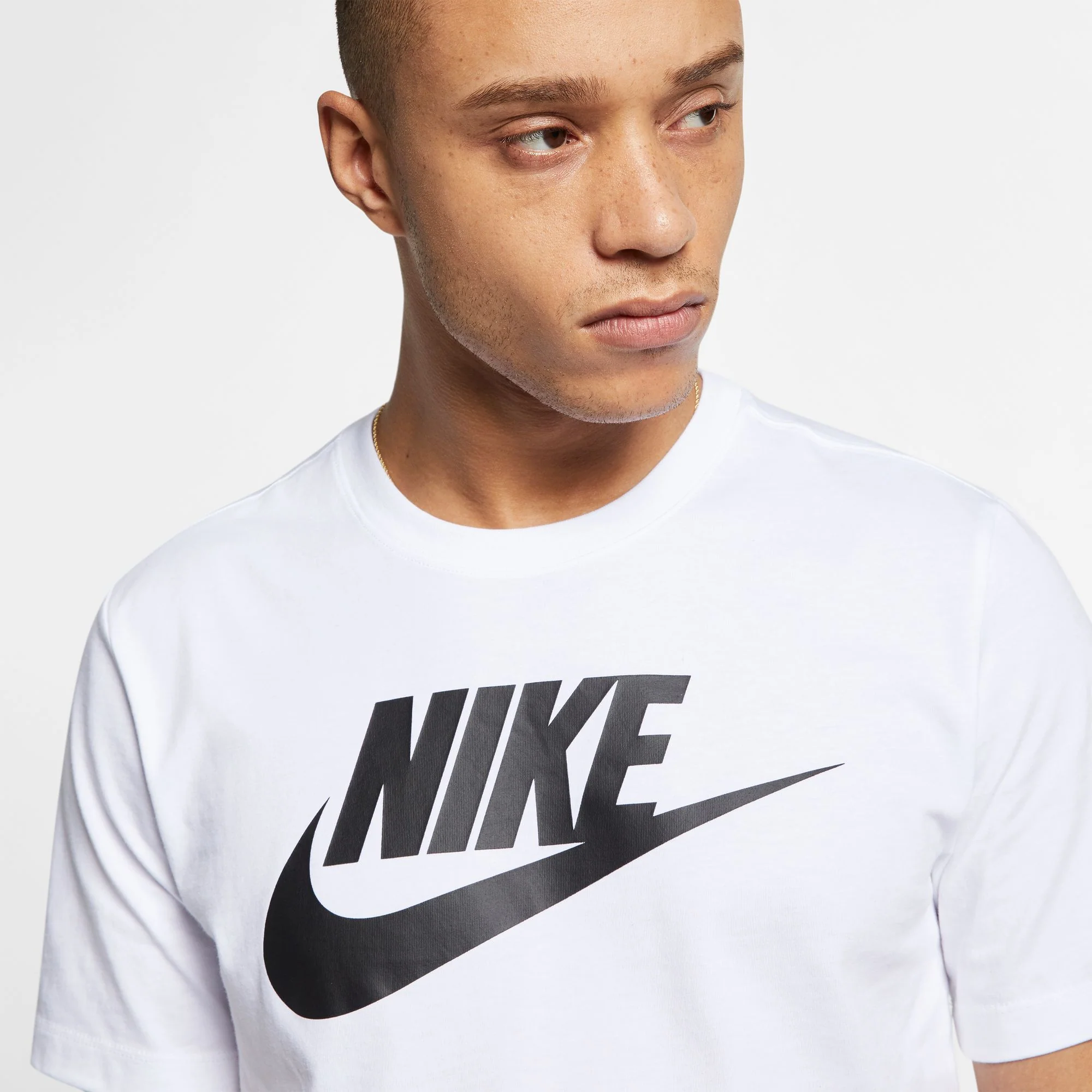 Sportswear T-Shirt - Image 4