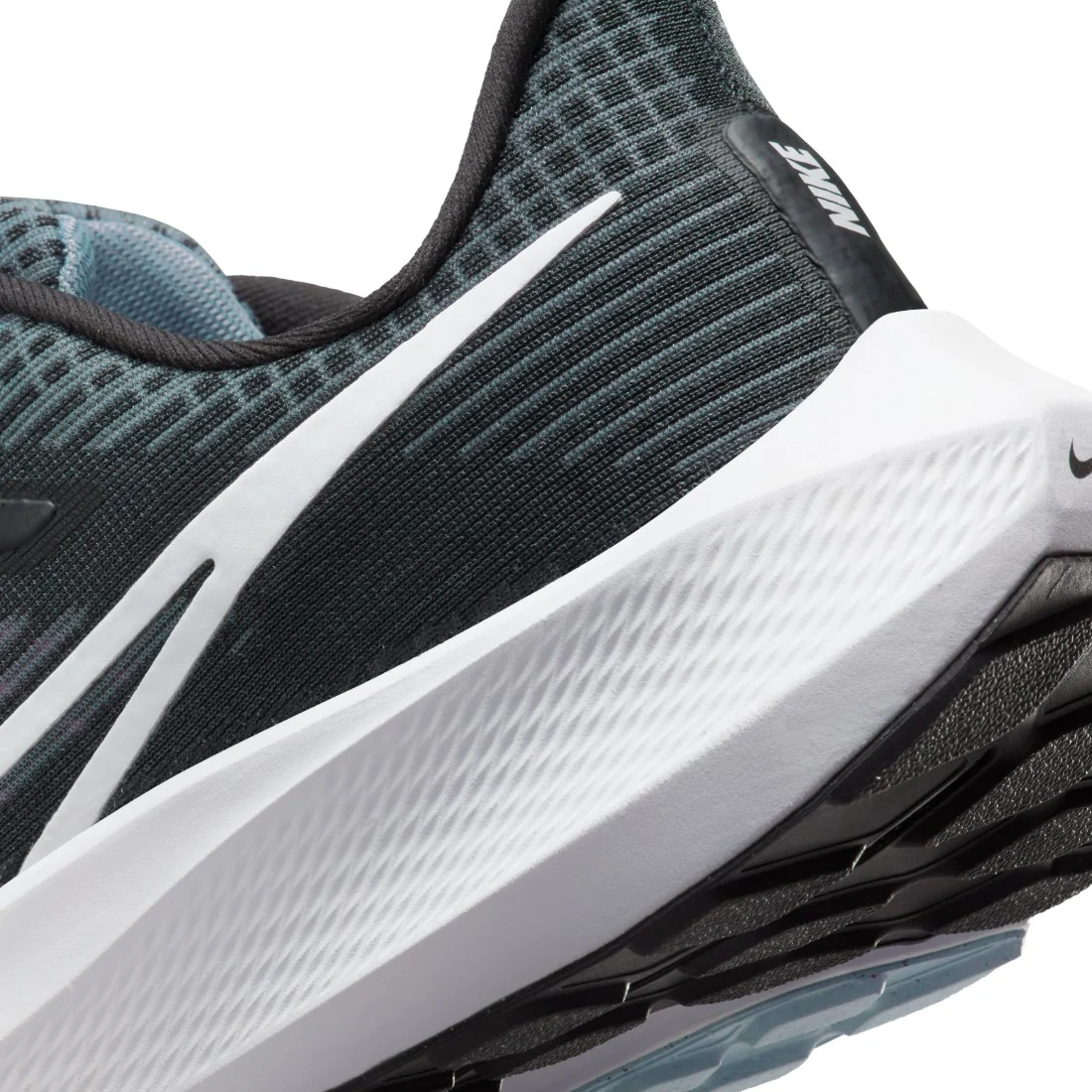 Air Zoom Pegasus 39 Running Shoes - Image 4