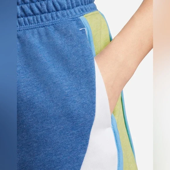Sportswear Circa 72 Shorts - Image 3