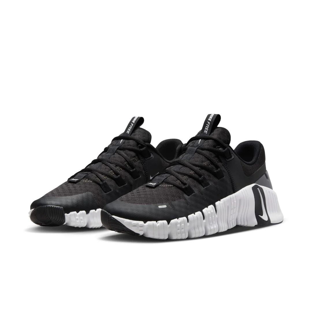 Free Metcon 5 Training Shoes - Image 3