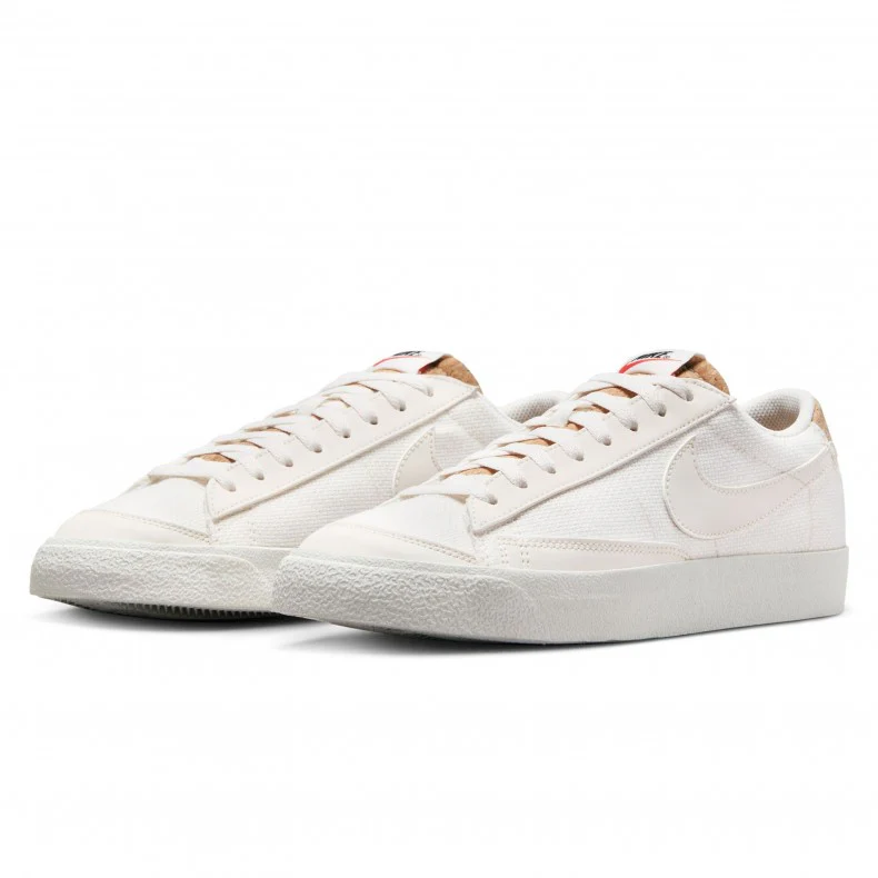 Blazer Low '77 Premium Lifestyle Shoes - Image 2