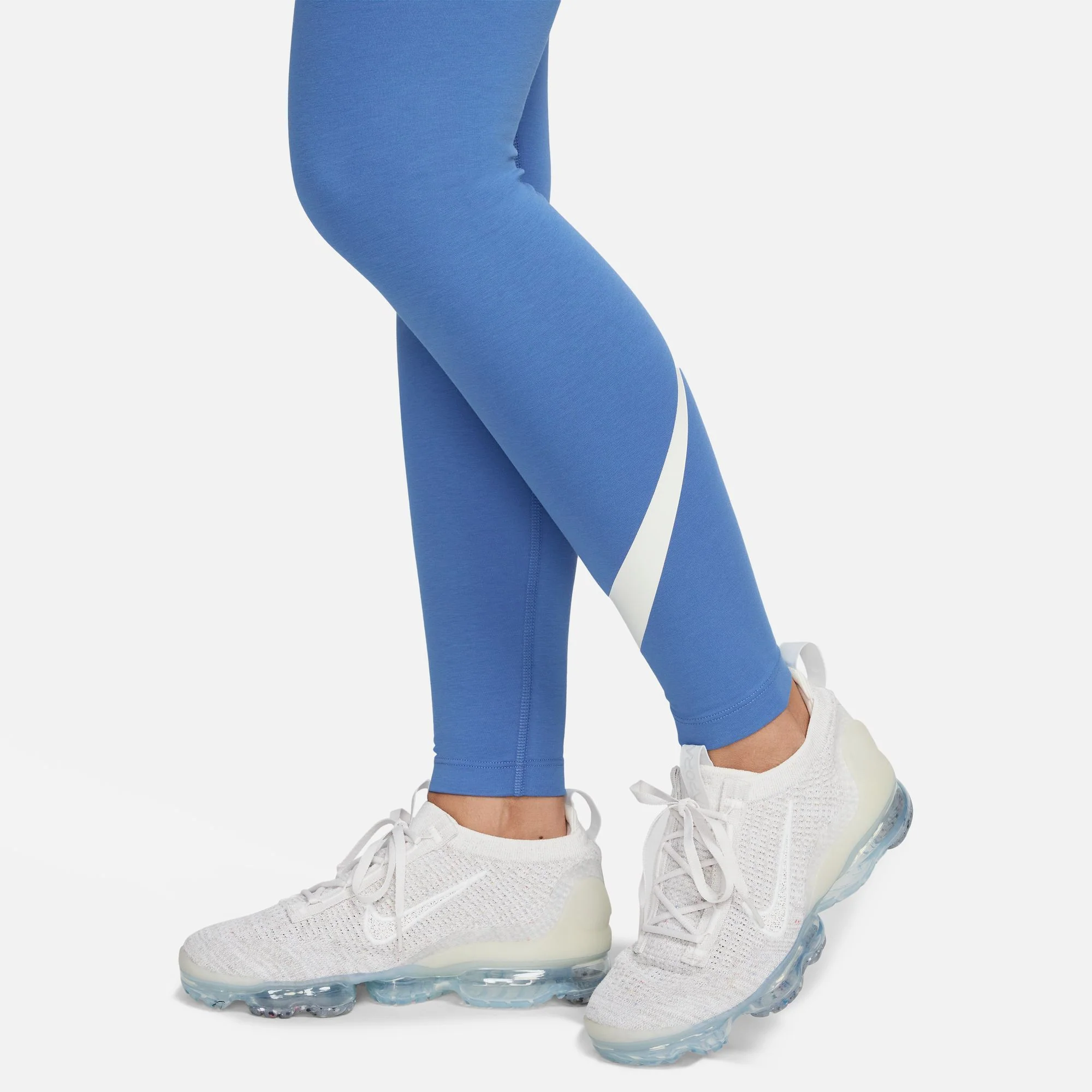 Sportswear Classics High-Waisted Graphic Leggings - Image 3