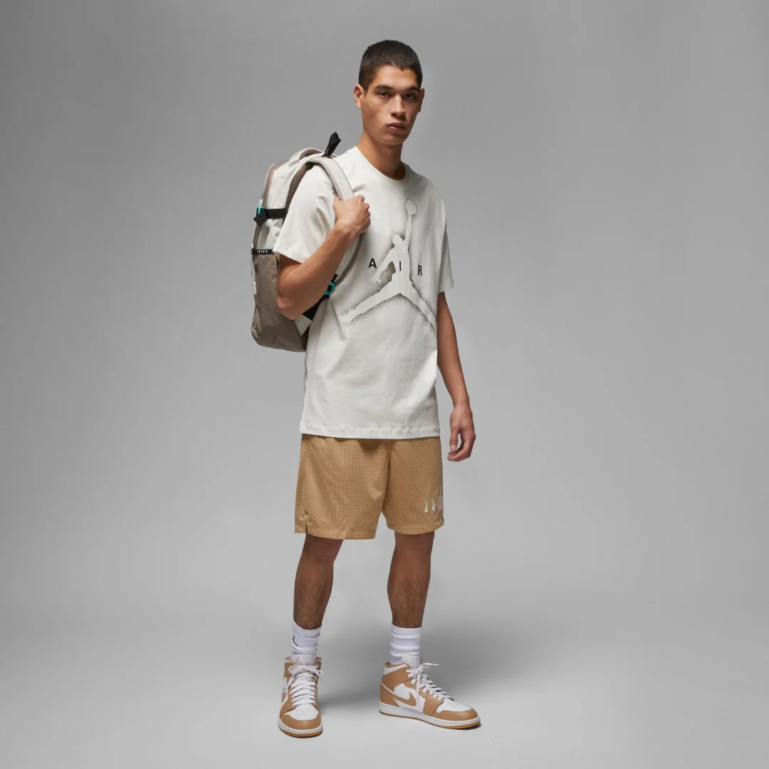 MJ Essentials Graphic Crew T-shirt - Image 3
