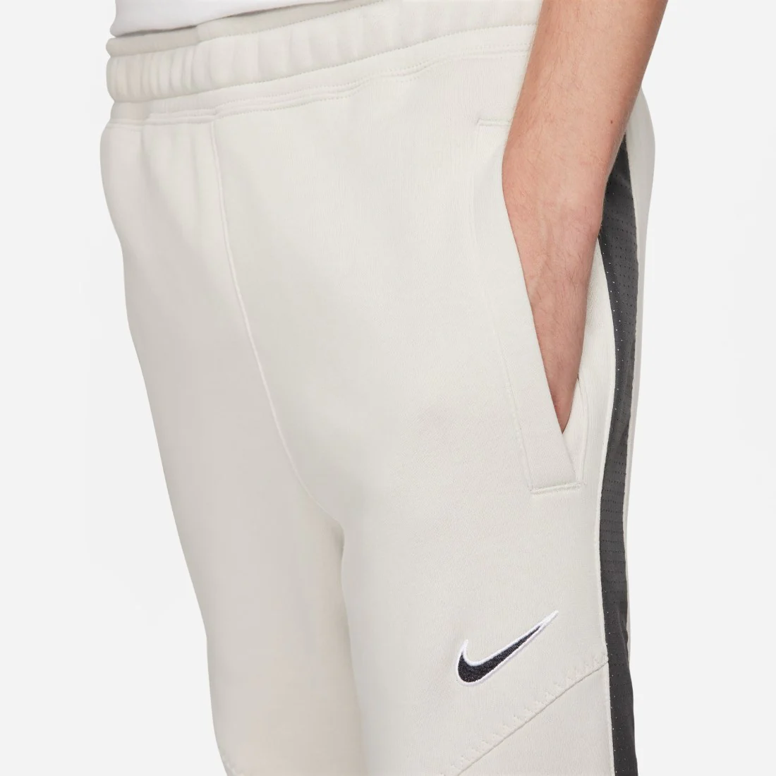 Sportswear Fleece Jogger - Image 4