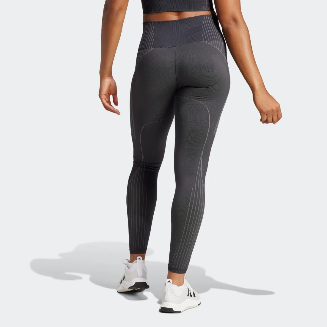 Seamless Branded 7/8 Leggings - Image 4