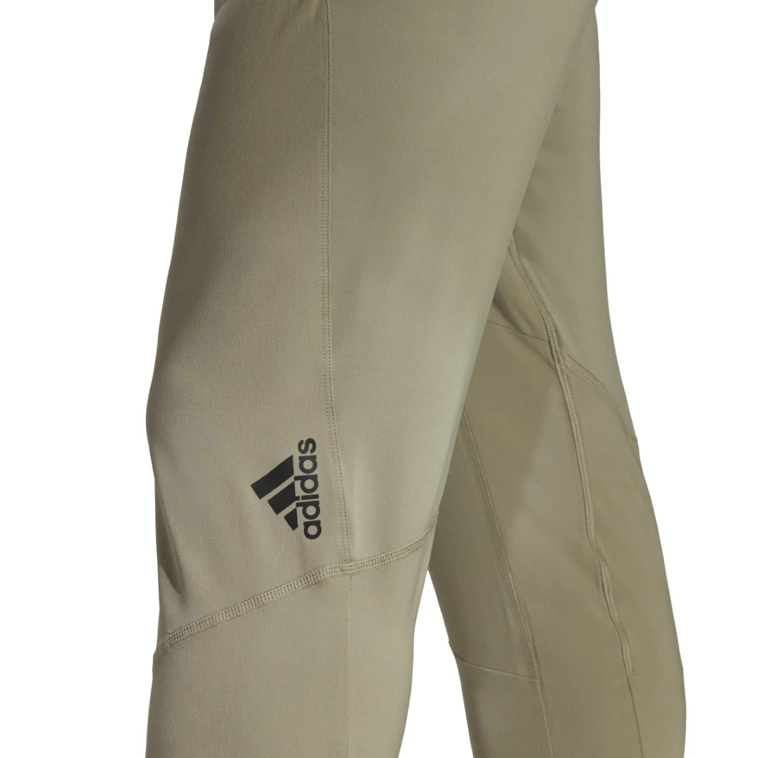 D4T Training Joggers - Image 4