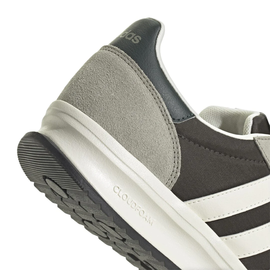 Run 72 Shoes - Image 18
