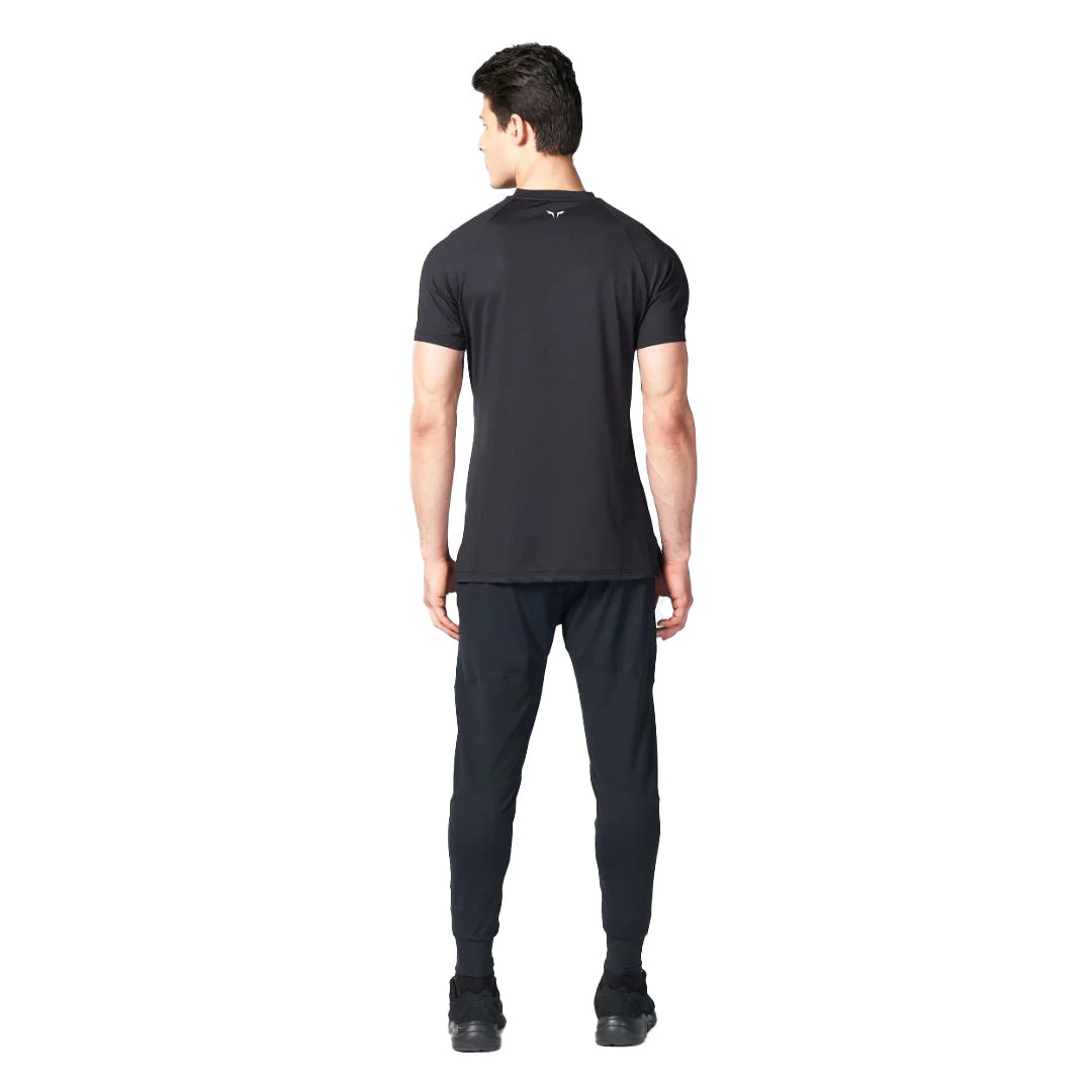 Core V-neck AeroTech T-Shirt - Image 4