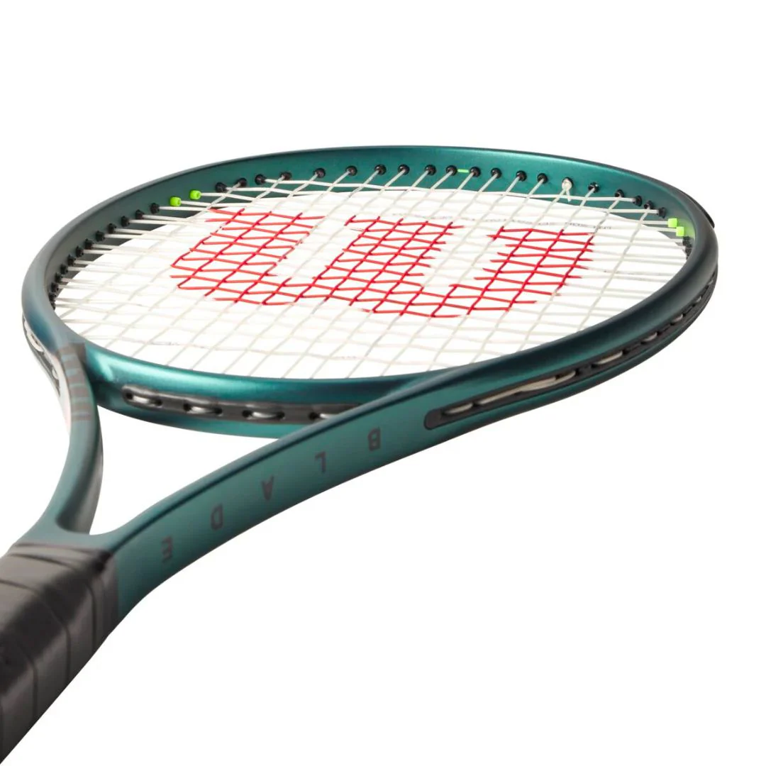 Blade Pro 98 18X20 V9 Tennis Rcket - Image 4