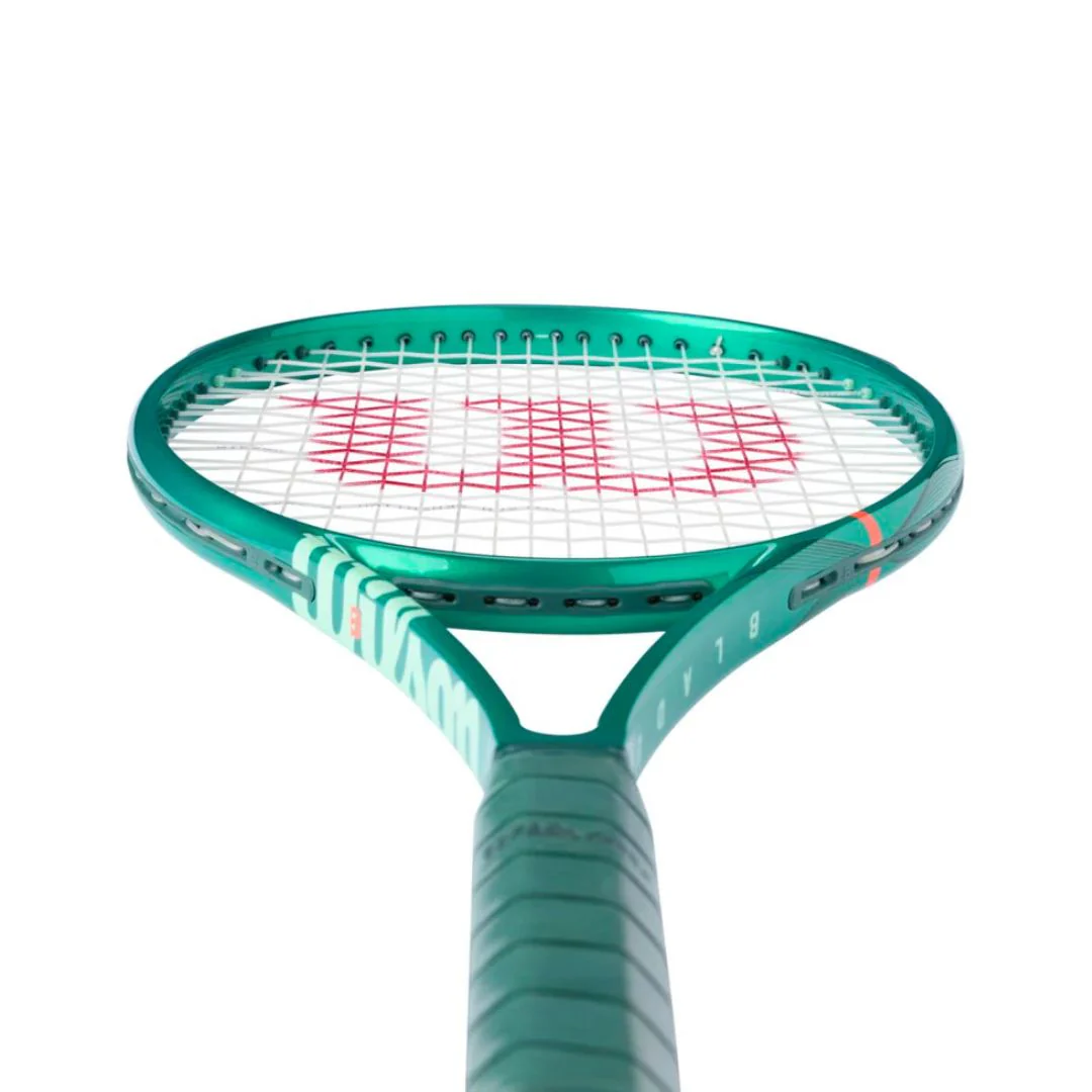 Blade 98 16x19 V10 Tennis Racket - Image 5
