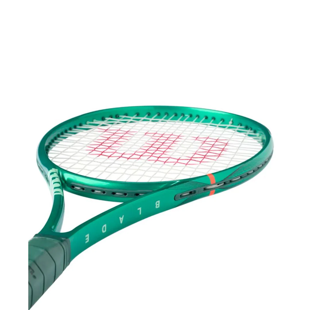 Blade 98 16x19 V10 Tennis Racket - Image 3